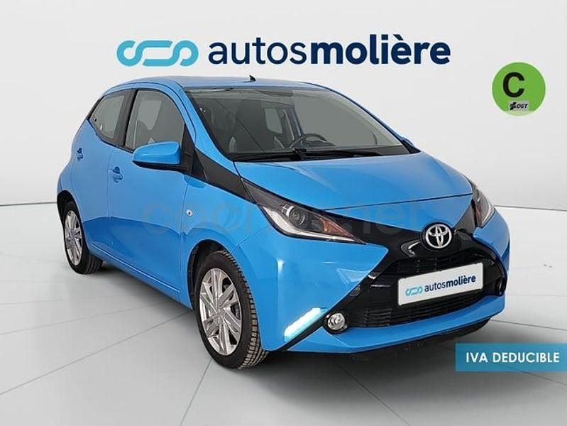 Usado Toyota Aygo X-play 69 CV (50 kW) 2017 Azul Utilitario