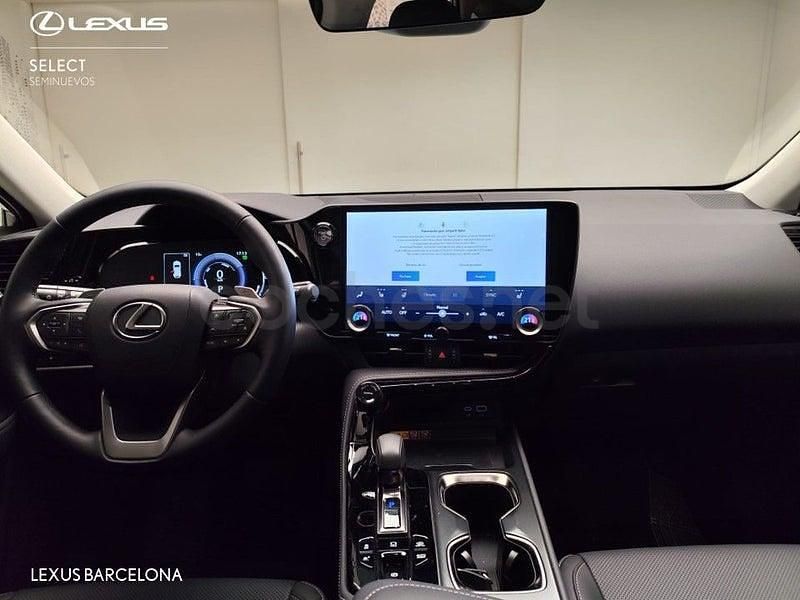 Usado Lexus NX450h+ Executive Line 292 CV (214 kW) 2025 Verde SUV