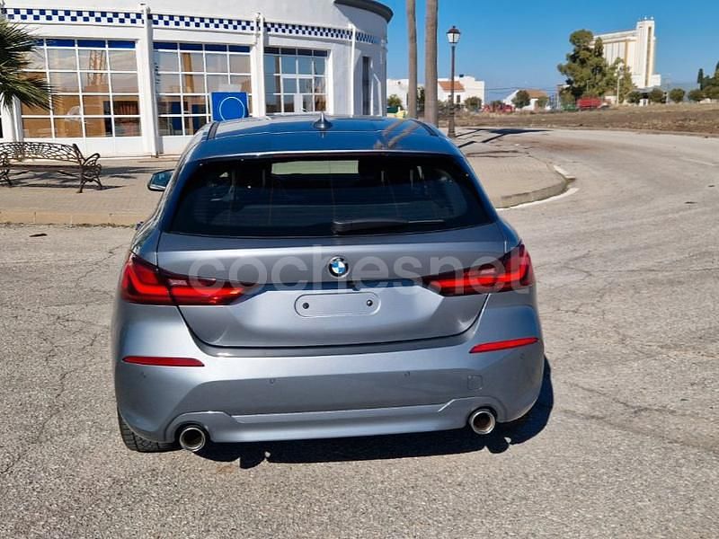 Usado BMW 118 150 CV (110 kW) 2022 Gris / plata Utilitario