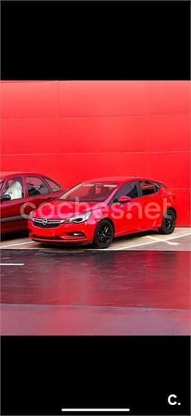 Usado Opel Astra Selective 110 HP (80 kW) 2016 Vermelho Sedan