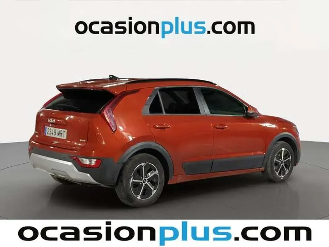 Usado Kia Niro 184 CV (135 kW) 2024 Rojo SUV