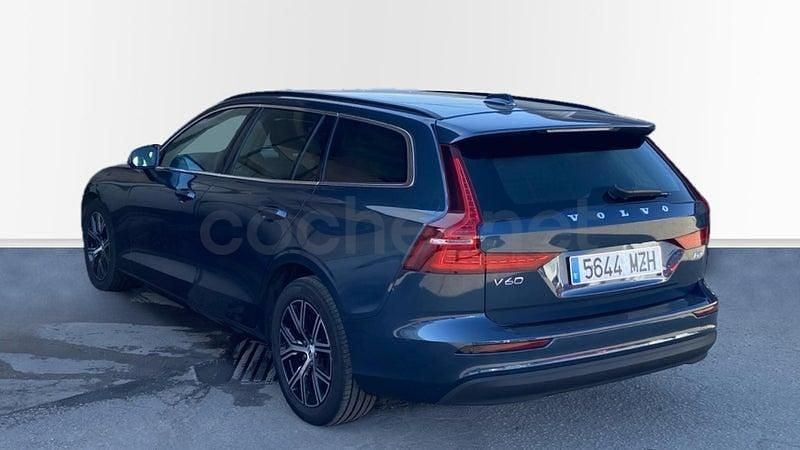 Usado Volvo V60 Core 197 CV (144 kW) 2025 Azul Familiar
