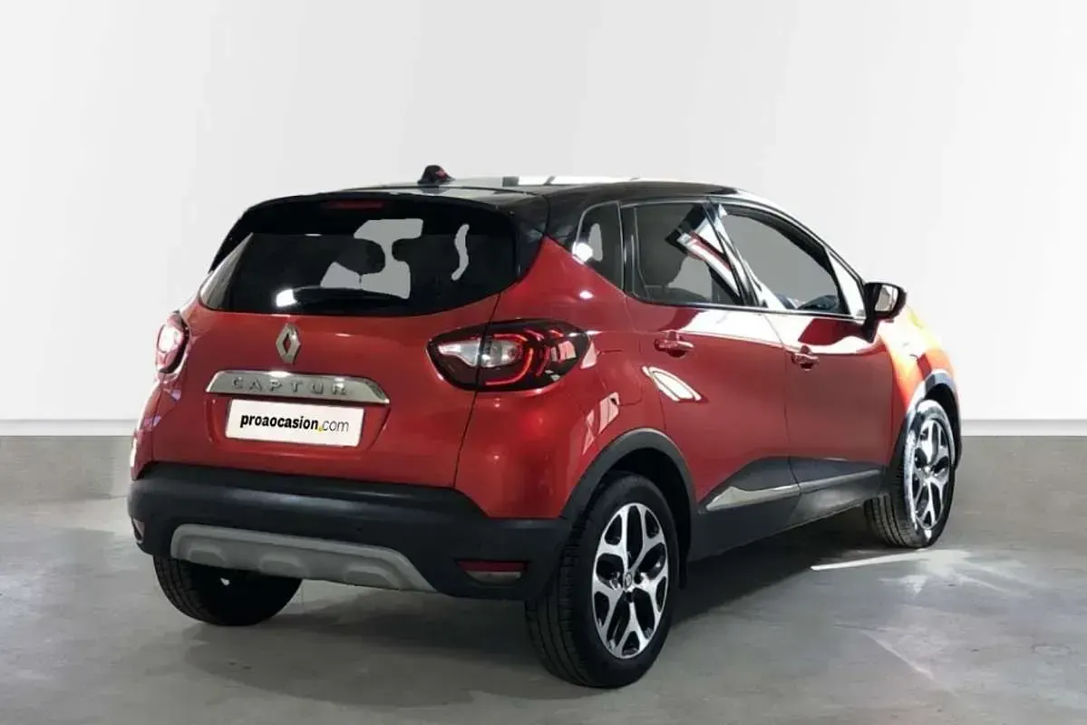 Usado Renault Captur Zen 131 CV (96 kW) 2019 Rojo SUV