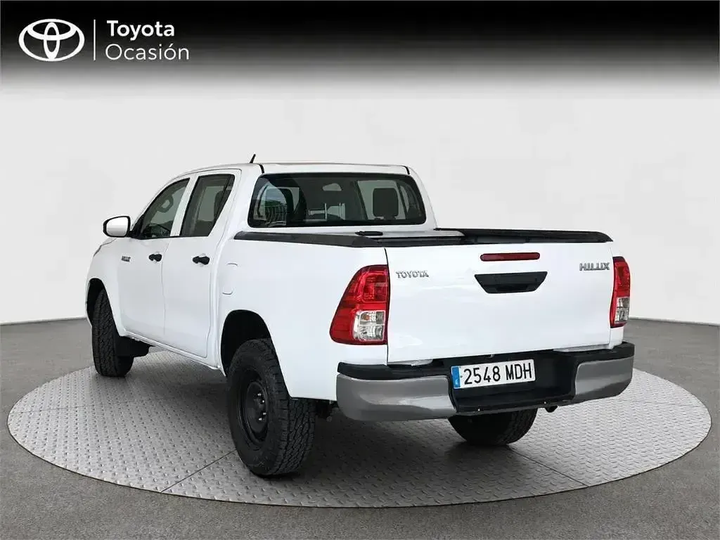 Usado Toyota HiLux 150 CV (110 kW) 2023 Blanco Pickup/Camioneta