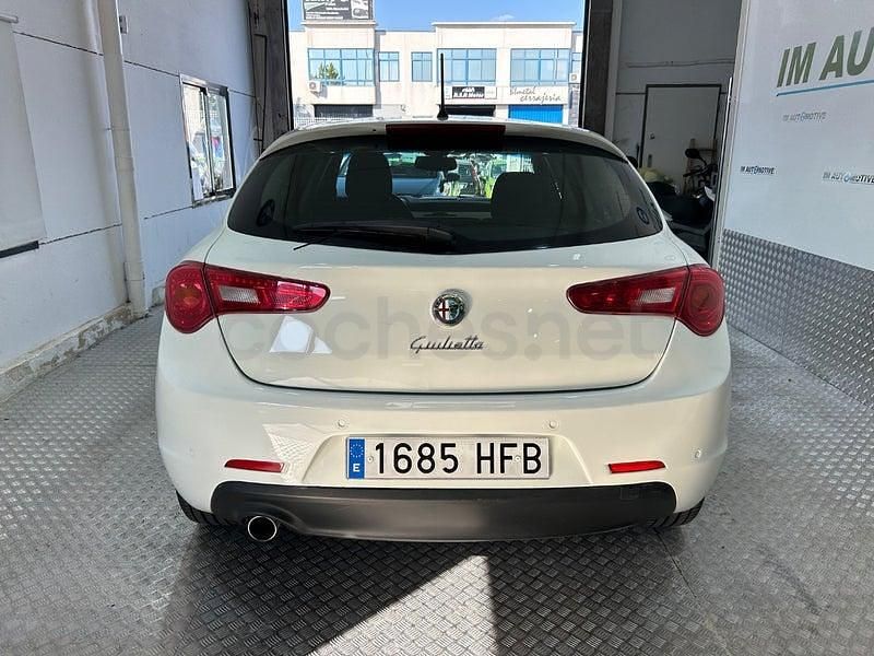 Usado Alfa Romeo Giulietta Distinctive 105 CV (77 kW) 2012 Blanco Berlina