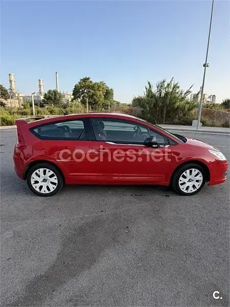 Usado Citroën C4 110 CV (80 kW) 2008 Rojo Berlina