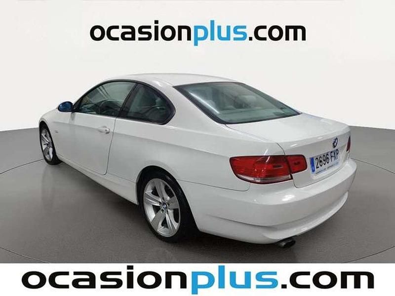 Usado BMW 320 170 CV (125 kW) 2007 Blanco Coupe