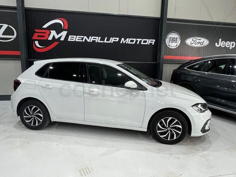 Käytetty VW Polo Life 95 HP (69 kW) 2022 Valkoinen Viistoperä