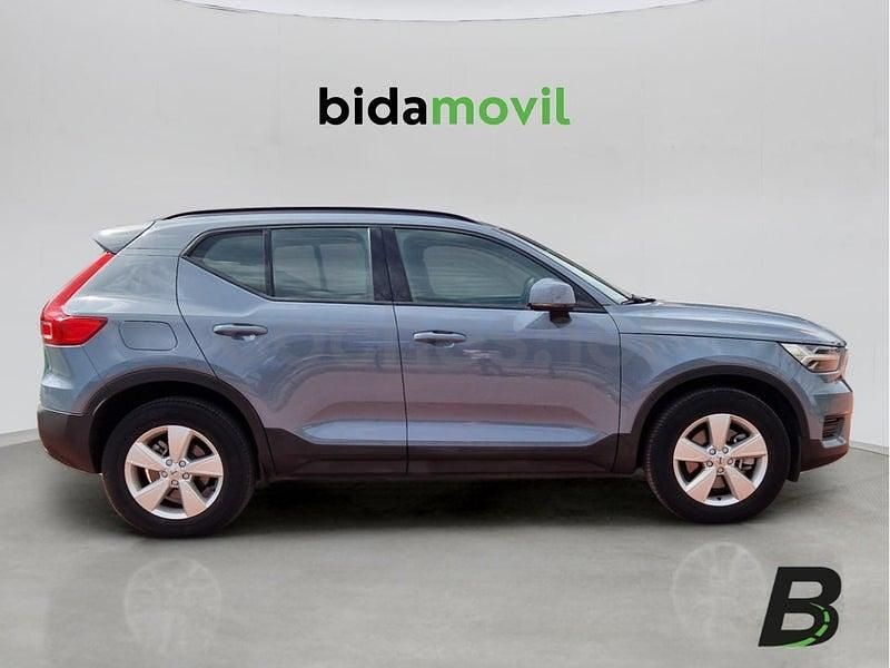 Usado Volvo XC40 Momentum 129 CV (94 kW) 2021 Gris / plata SUV