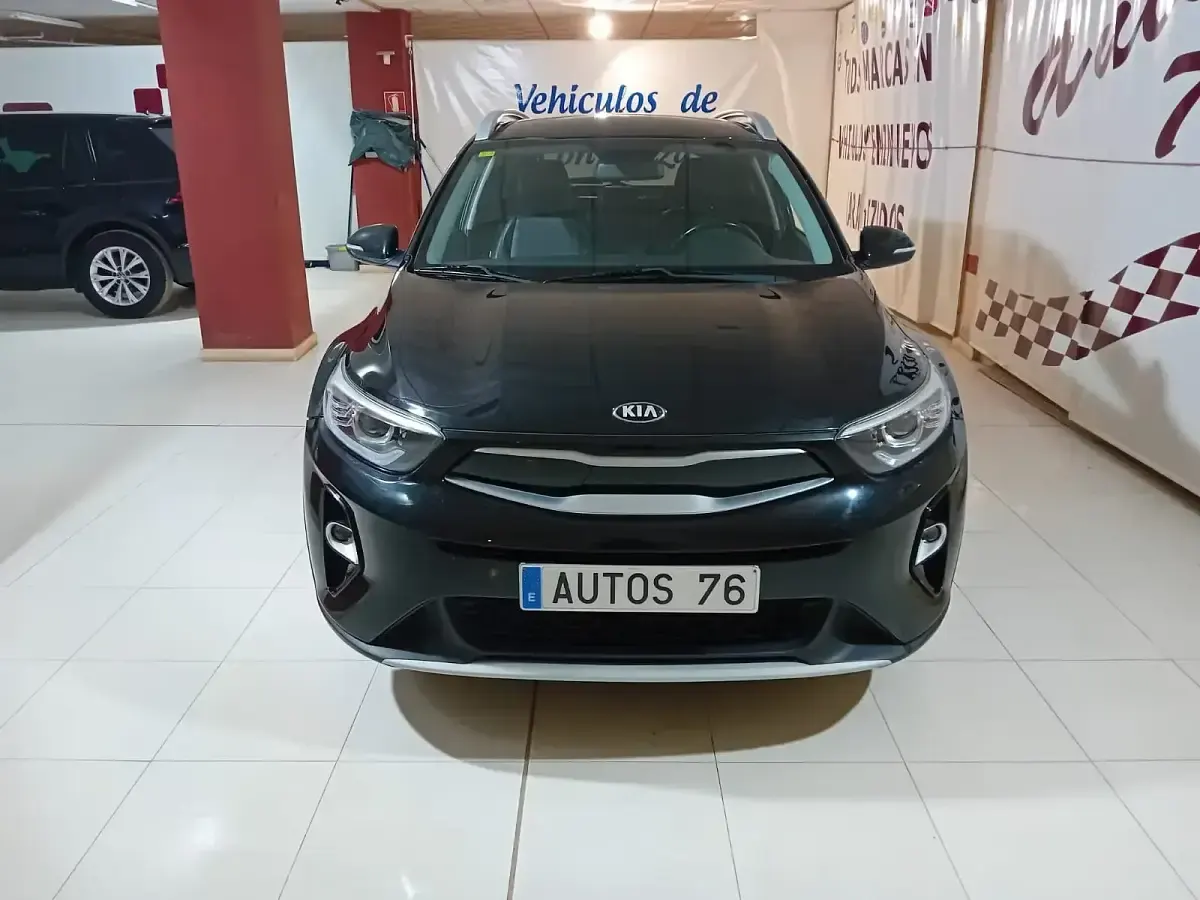 Usado Kia Stonic 100 CV (73 kW) 2020 Negro SUV