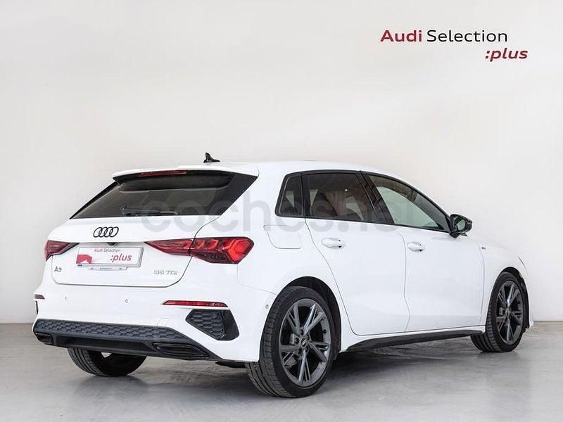 Usado Audi A3 Ambiente 150 HP (110 kW) 2021 Branco Sedan