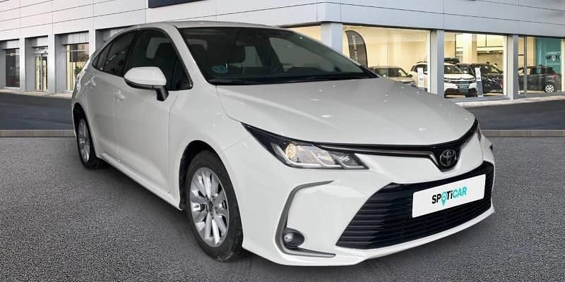 Usado Toyota Corolla Sol 110 CV (80 kW) 2022 Blanco