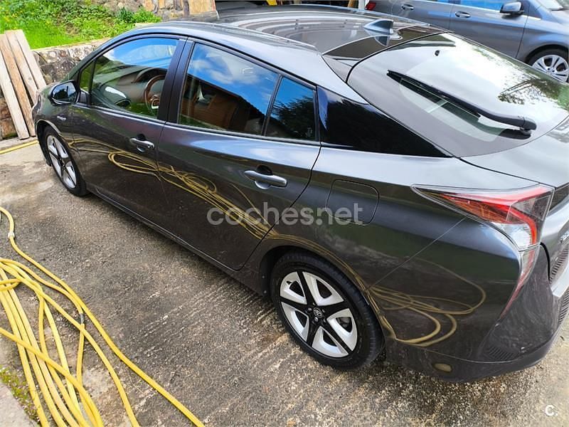 Usado Toyota Prius 122 CV (89 kW) 2018 Gris / plata Utilitario