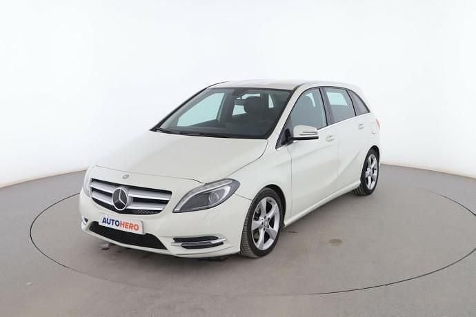 Blanco Usado 2013 Mercedes B180 Monovolumen | 11.499 € (Super precio) - Imagen 1/4