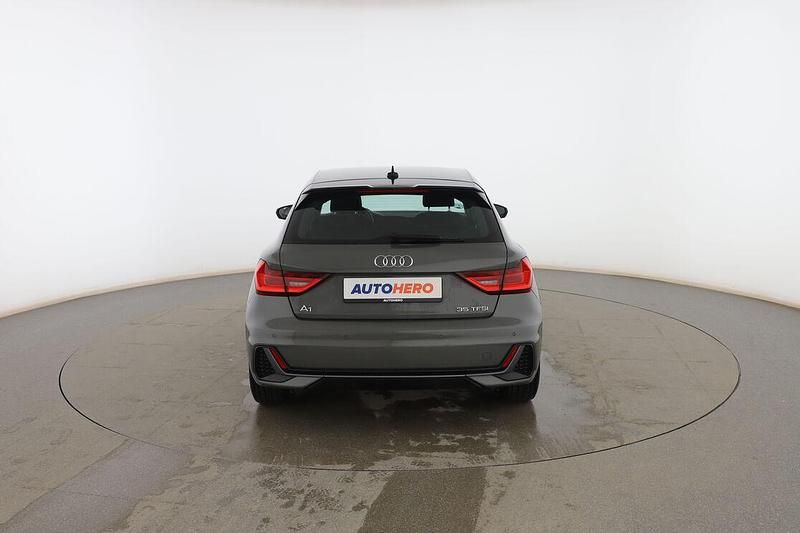 Usado Audi A1 Sportback S-Line 150 CV (110 kW) 2019 Gris Utilitario