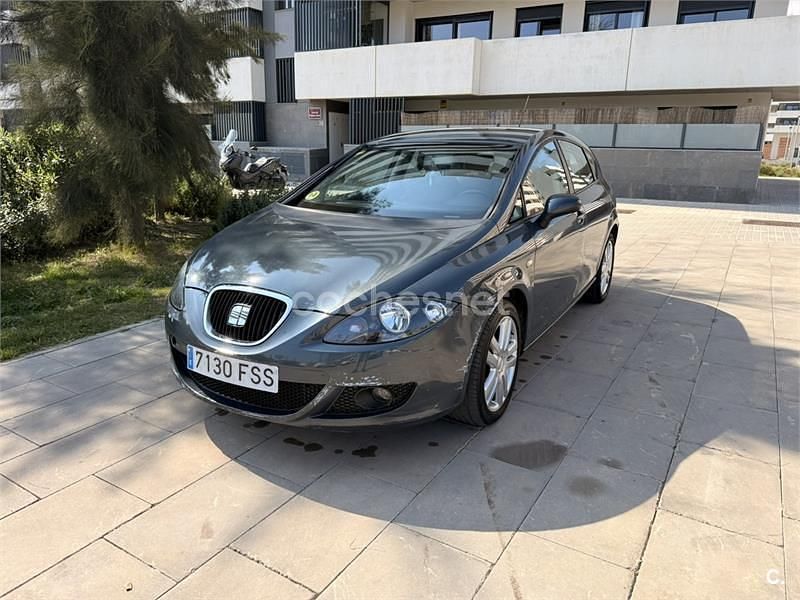 Usado Seat Leon Stylance 140 CV (102 kW) 2007 Gris / plata Utilitario