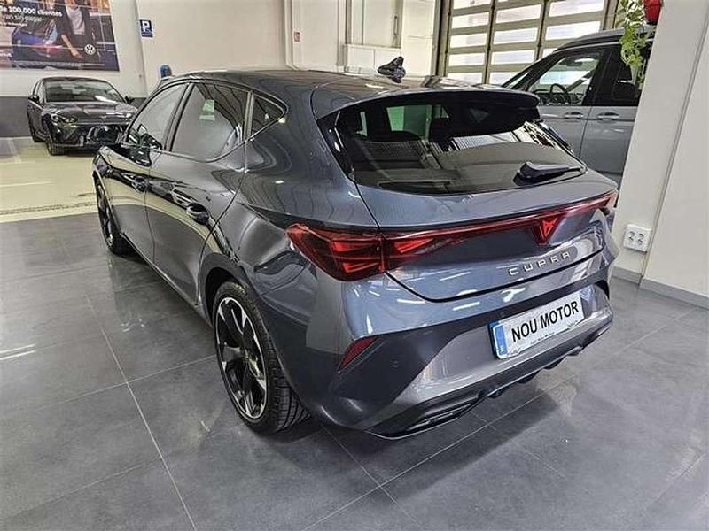 Usado Cupra Leon 150 CV (110 kW) 2024 Gris Utilitario