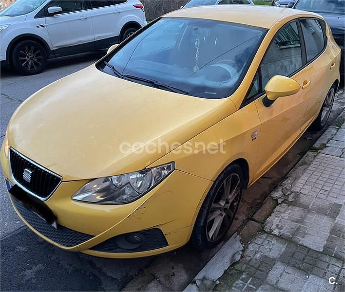 Usado Seat Ibiza 105 CV (77 kW) 2009 Amarillo Berlina
