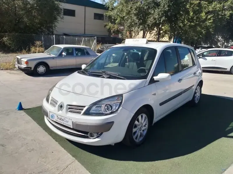 Usado Renault Scénic III Dynamique 130 CV (95 kW) 2010 Blanco Monovolumen