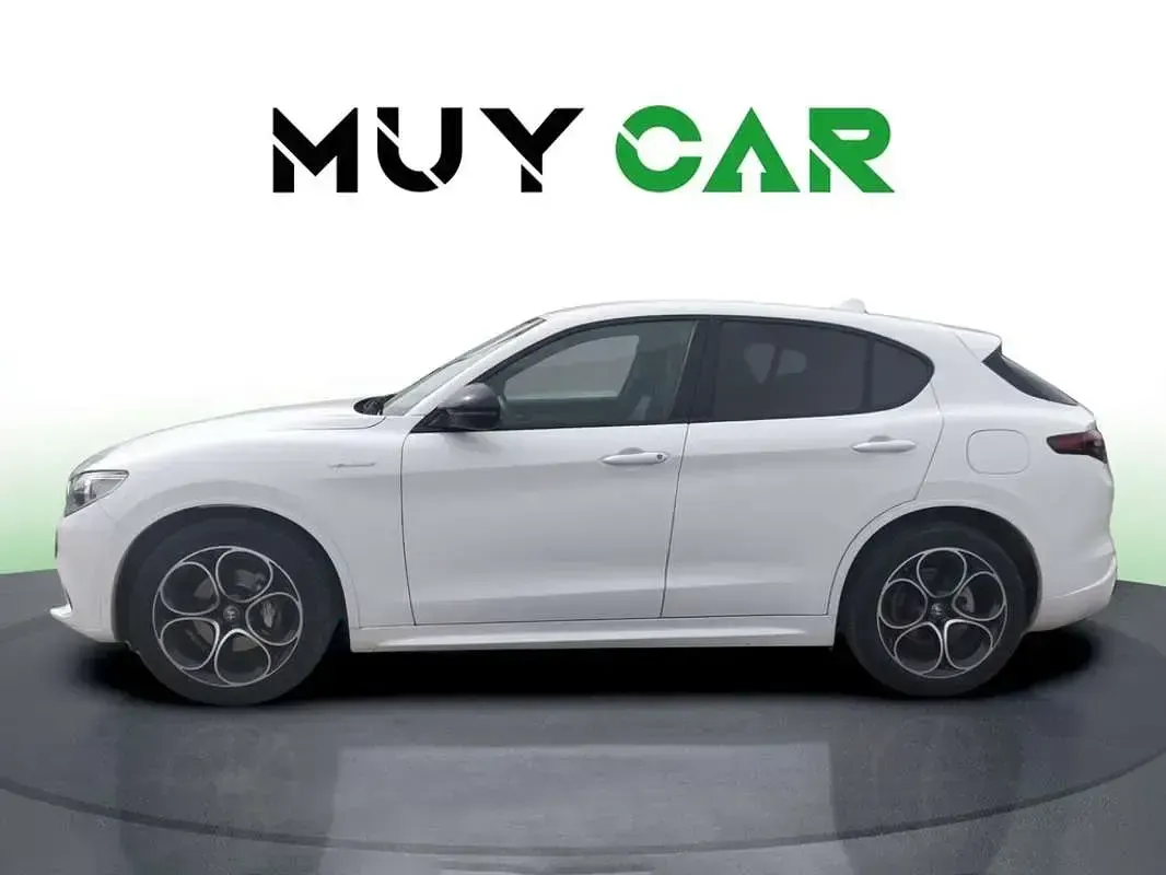 Usado Alfa Romeo Stelvio Veloce 209 CV (153 kW) 2022 Blanco SUV