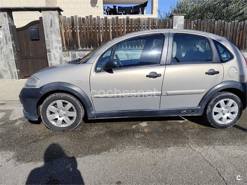 Usado Citroën C3 XTR 90 CV (66 kW) 2004 Beige Berlina