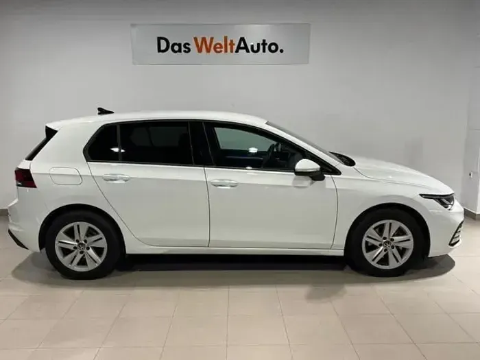 Usado VW Golf VIII Life 110 CV (80 kW) 2023 Blanco Berlina