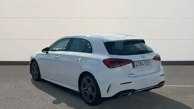 Usado Mercedes A180 AMG 116 CV (85 kW) 2018 Blanco Berlina