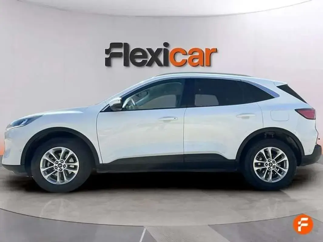 Usado Ford Kuga Titanium 150 CV (110 kW) 2023 Blanco SUV