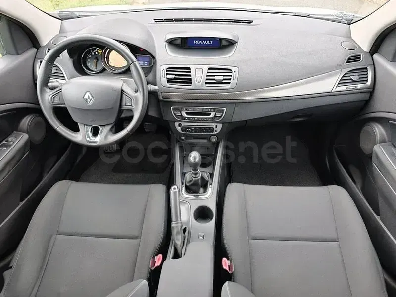 Usado Renault Mégane Expression 115 CV (84 kW) 2013 Blanco Berlina