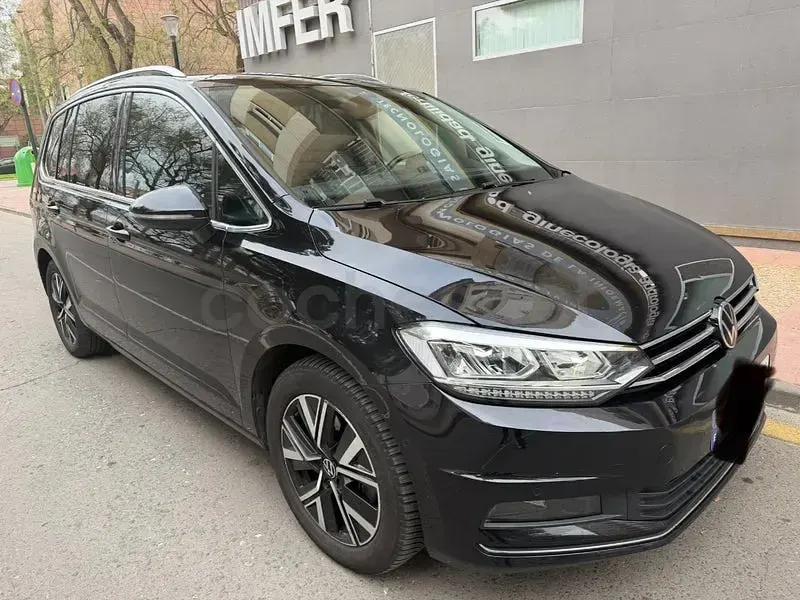 Usado VW Touran Sportline 150 CV (110 kW) 2022 Negro Monovolumen