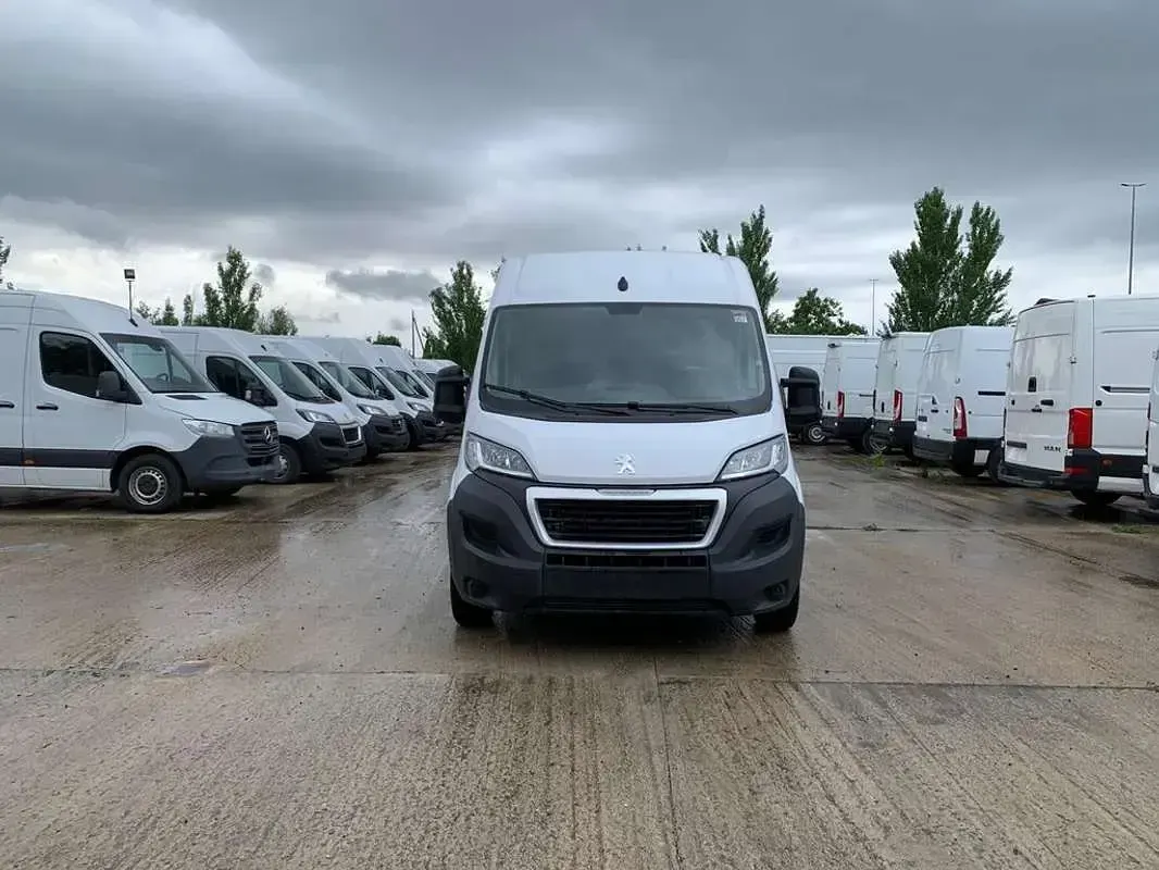 Usado Peugeot Boxer S 139 CV (102 kW) 2021 Blanco Van