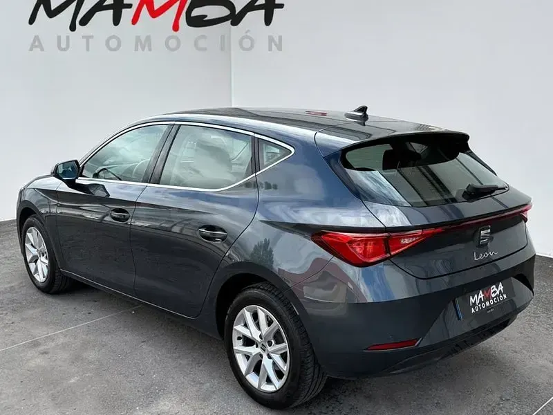 Usado Seat Leon Style 116 CV (85 kW) 2024 Gris / plata Berlina