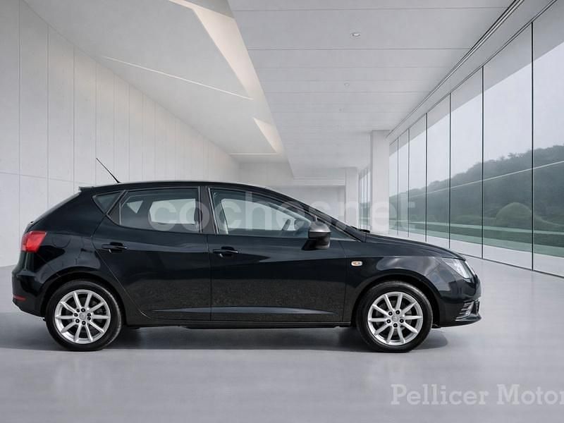 Usado Seat Ibiza Reference 70 CV (51 kW) 2012 Negro Berlina