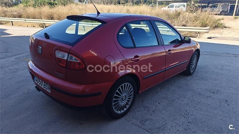 Usado Seat Leon Sport 180 CV (132 kW) 2000 Rojo Utilitario