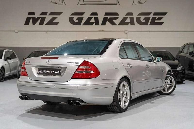 Usado Mercedes E55 AMG AMG 476 CV (350 kW) 2003 Gris / plata Berlina