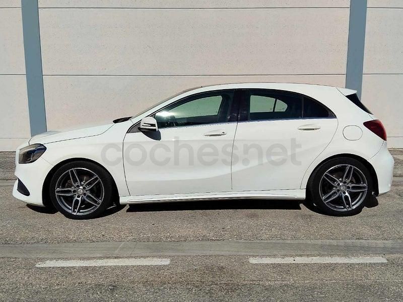 Käytetty Mercedes A180 109 HP (80 kW) 2017 Valkoinen Sedan