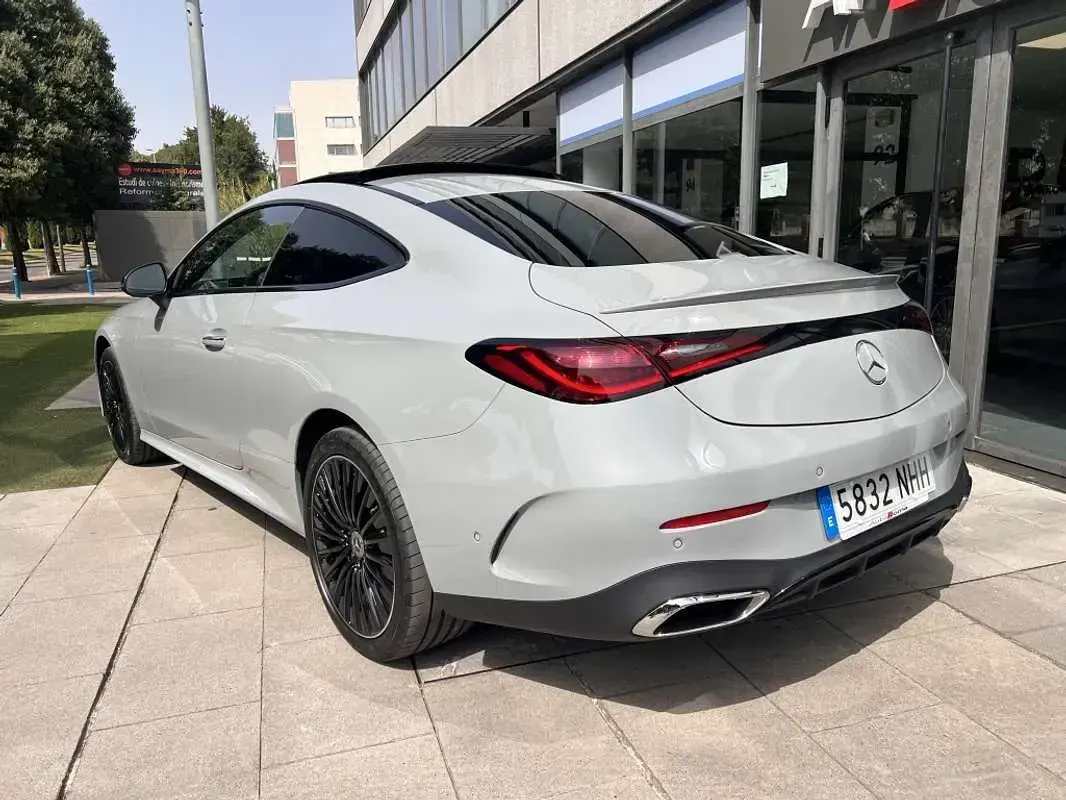 Usado Mercedes CLE300 313 CV (230 kW) 2025 Gris Coupe