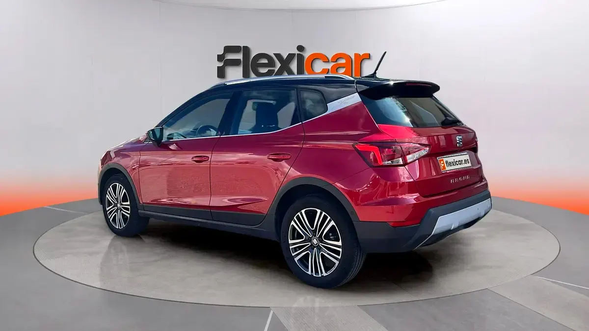 Usado Seat Arona Ecomotive 116 CV (85 kW) 2018 Rojo SUV