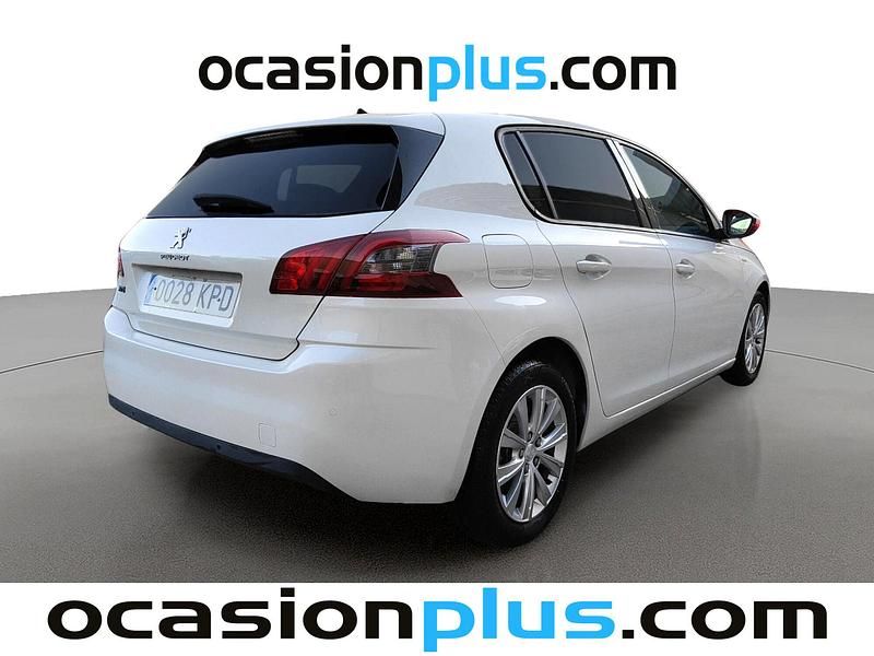 Usado Peugeot 308 Style 130 CV (95 kW) 2018 Blanco Berlina