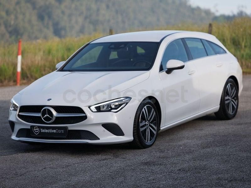 Usado Mercedes CLA200 Shooting Brake 150 CV (110 kW) 2021 Blanco Familiar