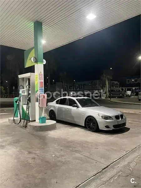 Usado BMW 525 177 CV (130 kW) 2006 Gris / plata Familiar