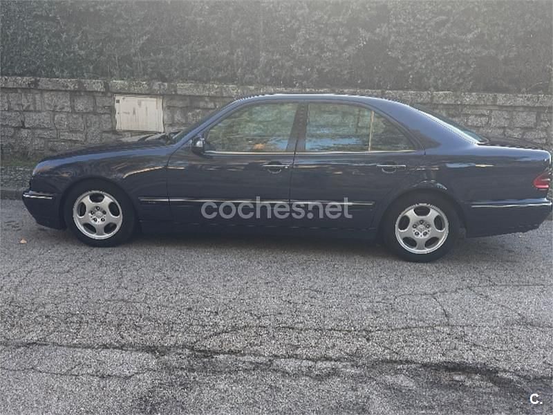 Azul Usado 2000 Mercedes E270 Avantgarde Berlina | 2900 € - Imagen 1/4