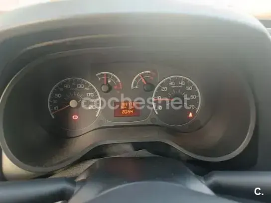 Usado Fiat Doblò Active 90 CV (66 kW) 2011 Blanco Monovolumen