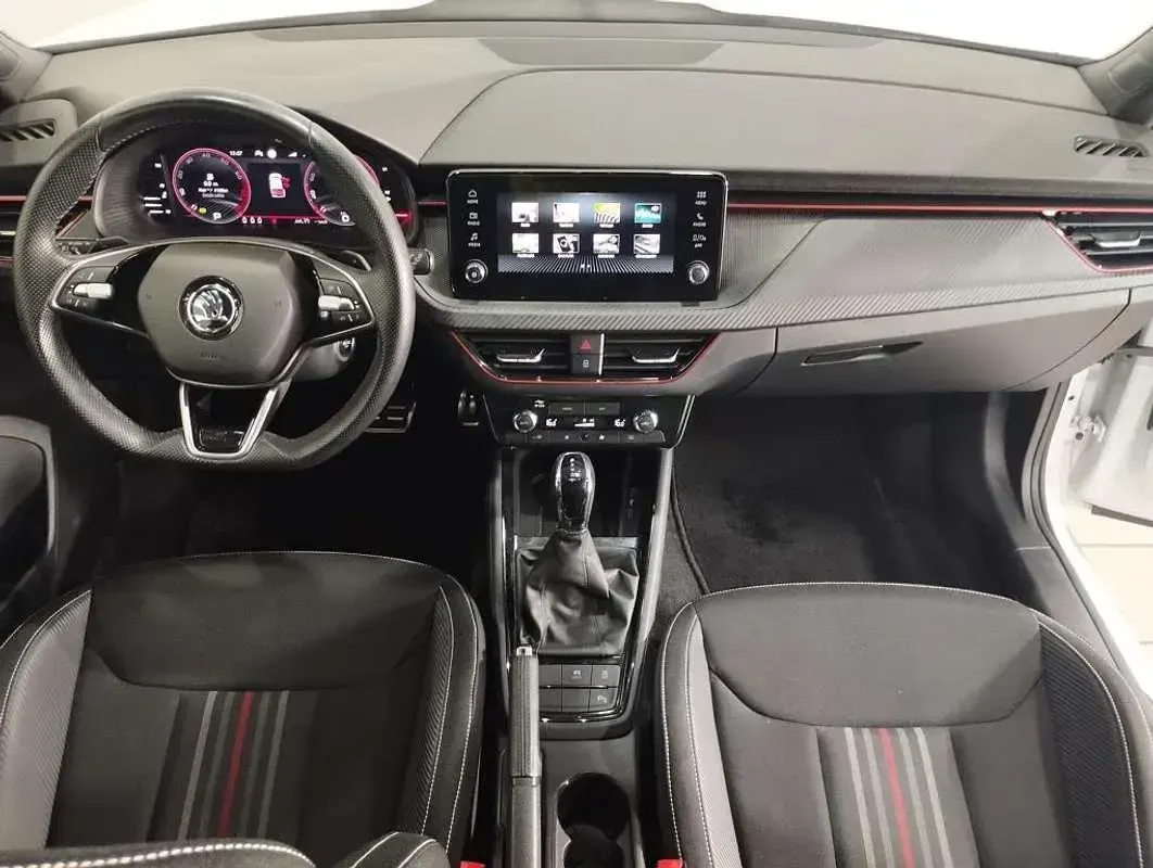 Usado Skoda Kamiq Monte Carlo 116 CV (85 kW) 2024 Blanco SUV