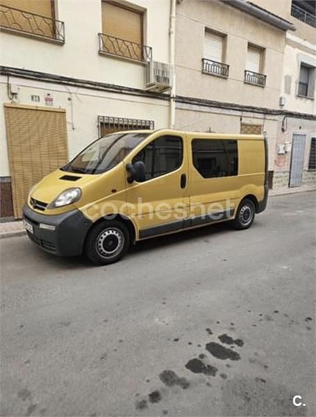 Usado Opel Vivaro 120 CV (88 kW) 2017 Amarillo Monovolumen