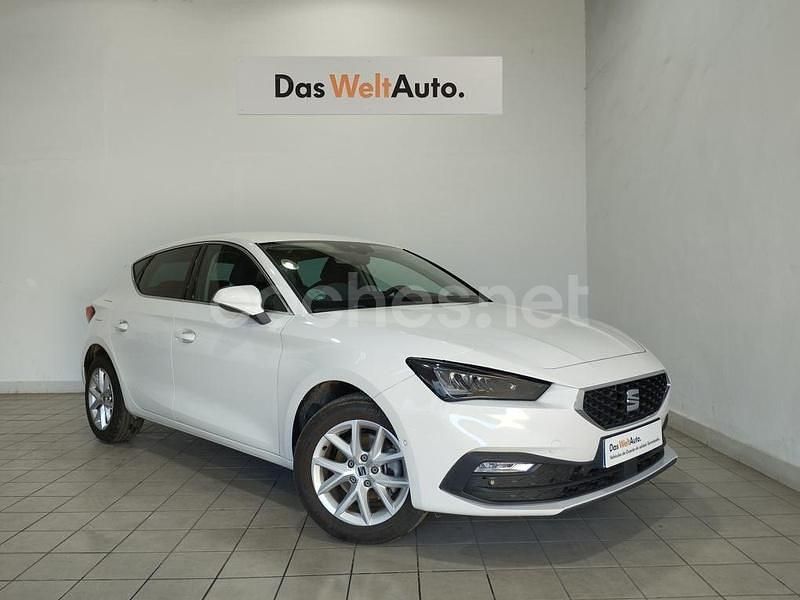 Usado Seat Leon Style 116 CV (85 kW) 2025 Blanco Berlina