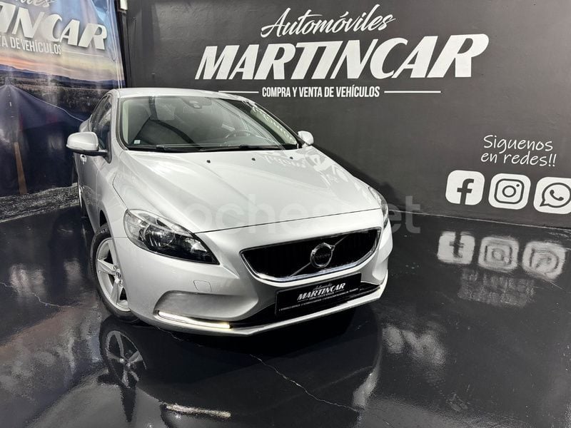 Usado Volvo V40 Kinetic 120 CV (88 kW) 2017 Gris / plata Familiar