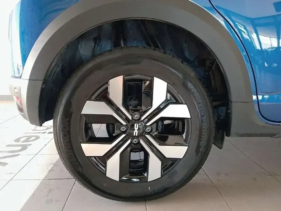 Usado Dacia Sandero Expression 100 CV (73 kW) 2025 Azul Berlina