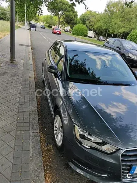 Usado Audi A3 110 CV (80 kW) 2015 Gris / plata Berlina