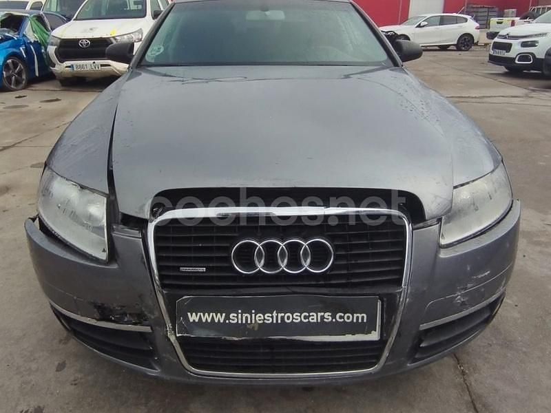 Usado Audi A6 177 CV (130 kW) 2004 Gris / plata Berlina